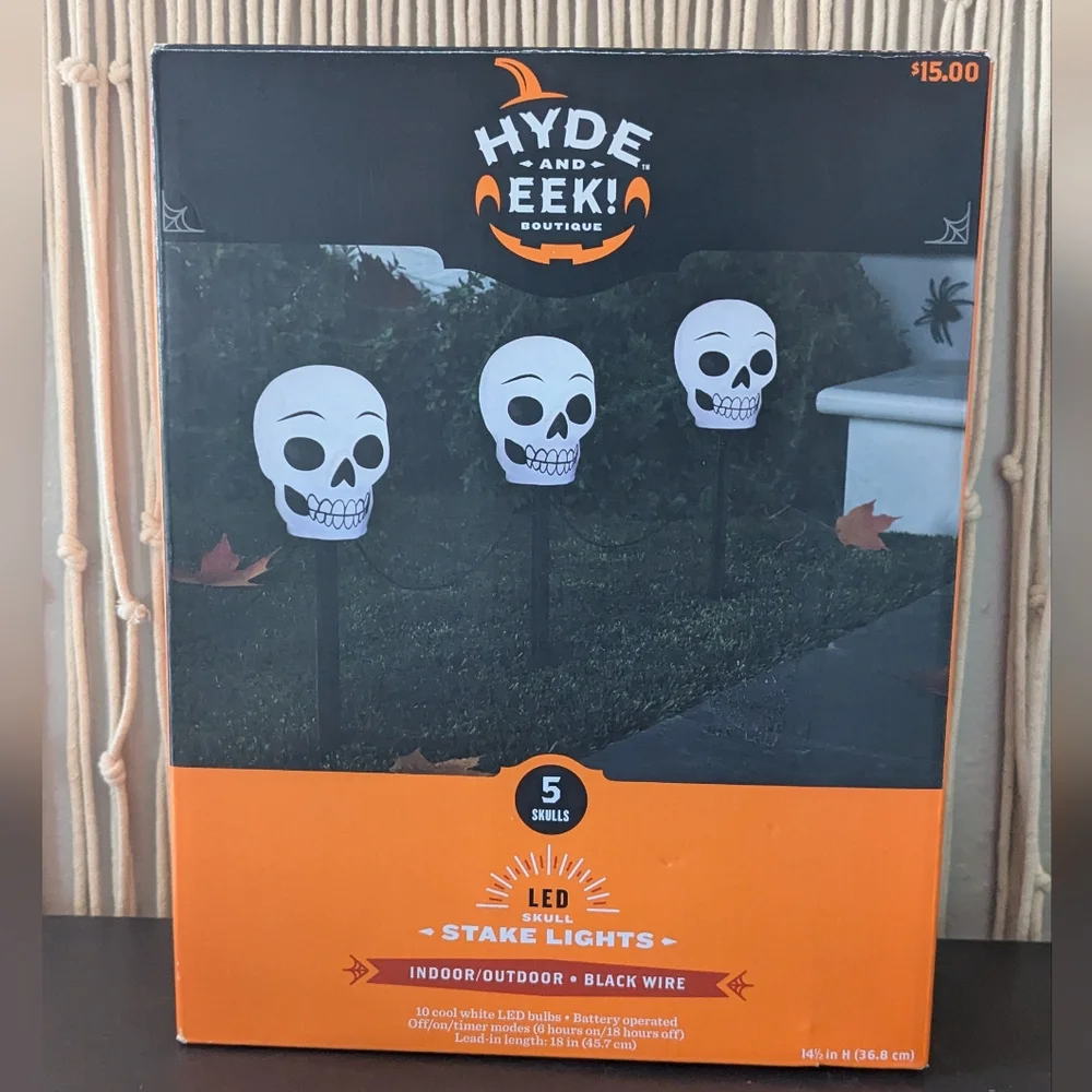 Hyde and Eek Led skull Stake lights. NWT indoor/outdoor battery operated timer